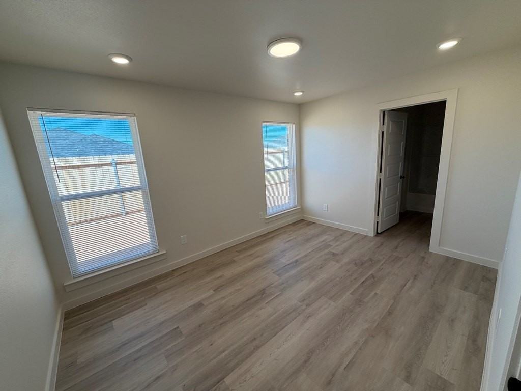 10311 Harvest Ln - Photo 4 of 9