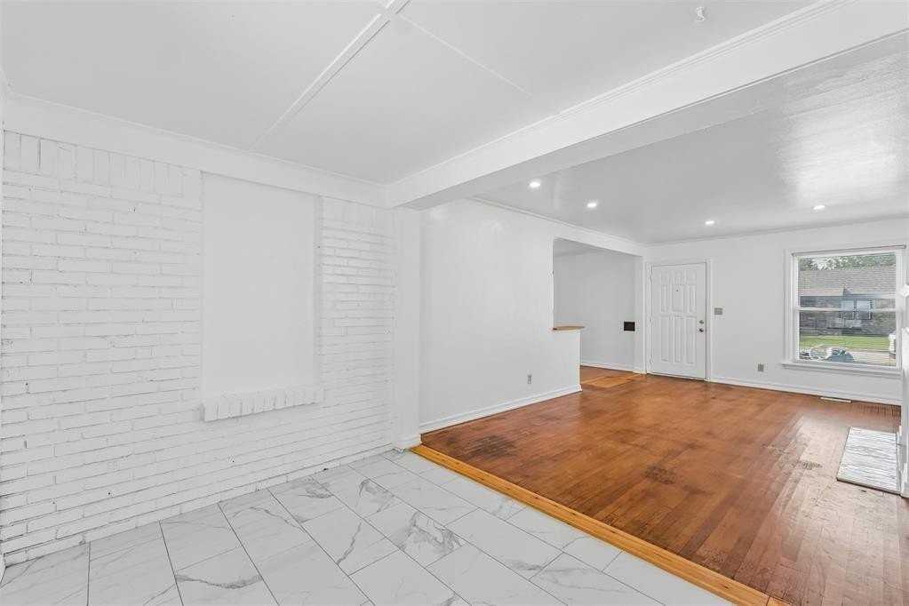 2512 Nw 32nd St - Photo 6 of 29