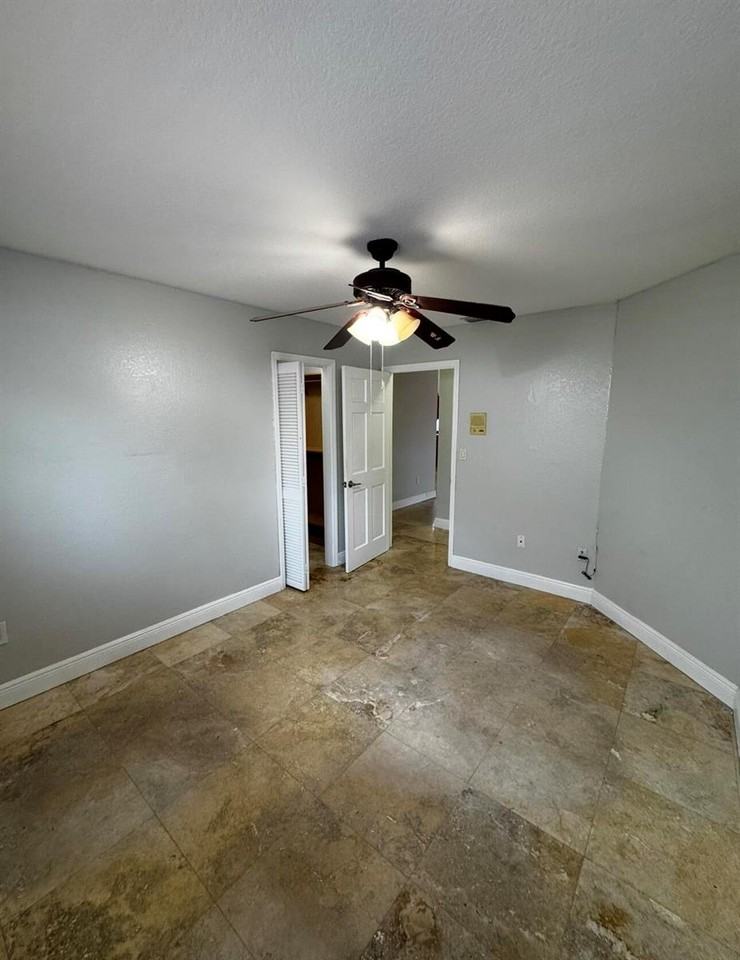 3681 Sw 132nd Pl - Photo 4 of 8