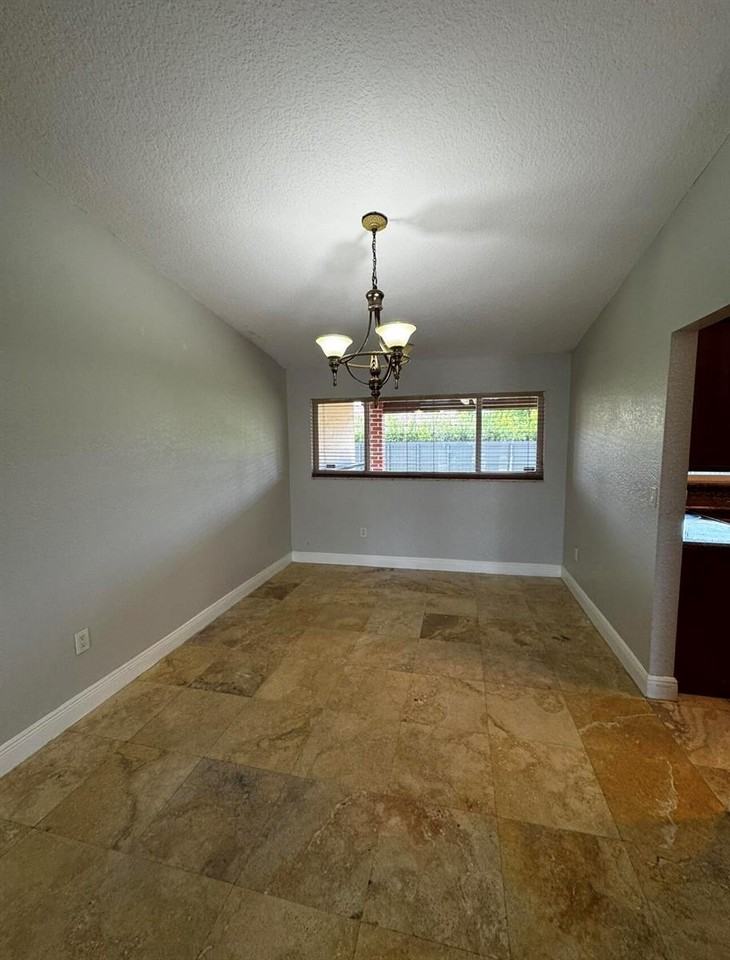 3681 Sw 132nd Pl - Photo 6 of 8