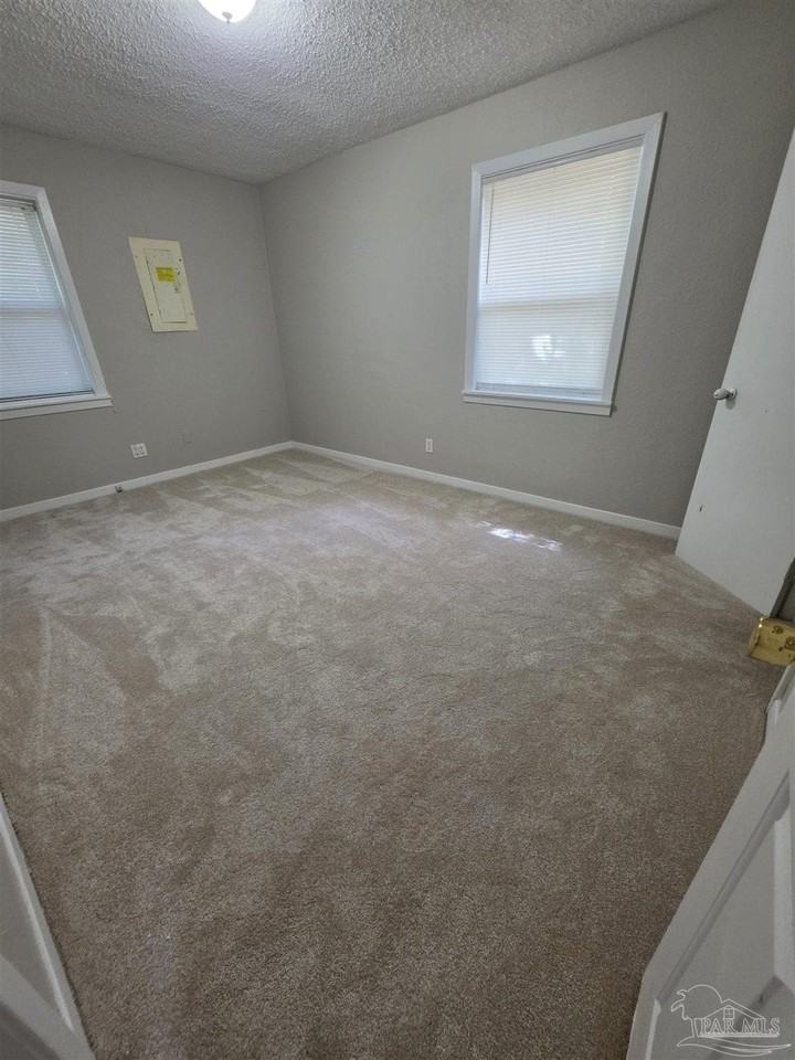 5733 Orange St - Photo 7 of 8