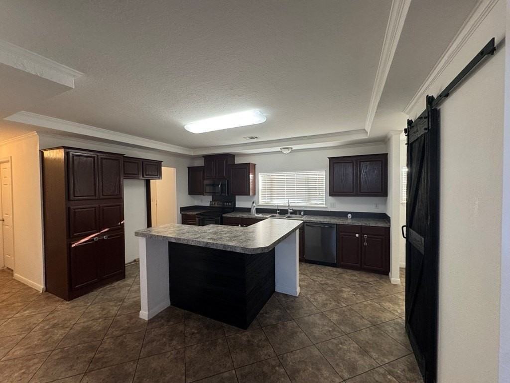 1717 E County Road 148 - Photo 4 of 10