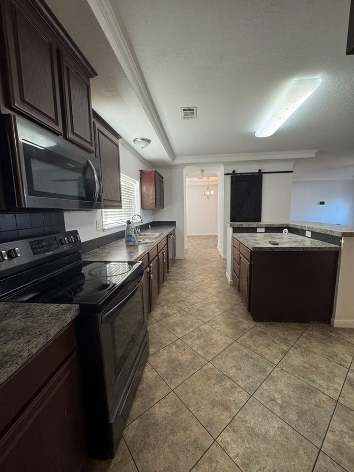 1717 E County Road 148 - Photo 5 of 10