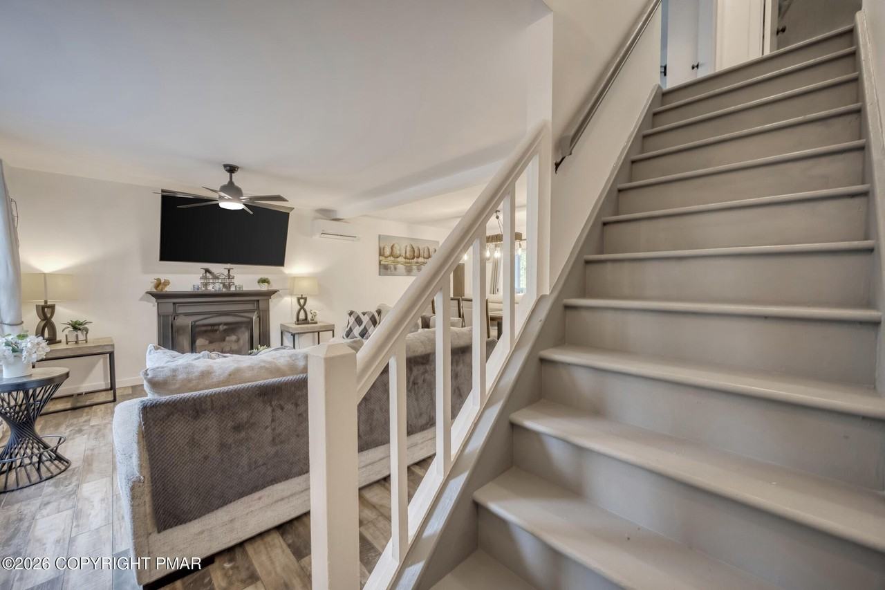 7430 Ventnor Dr - Photo 4 of 50