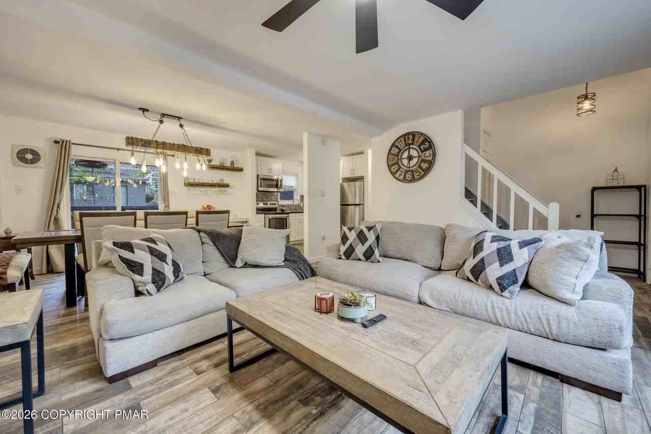 7430 Ventnor Dr - Photo 7 of 50