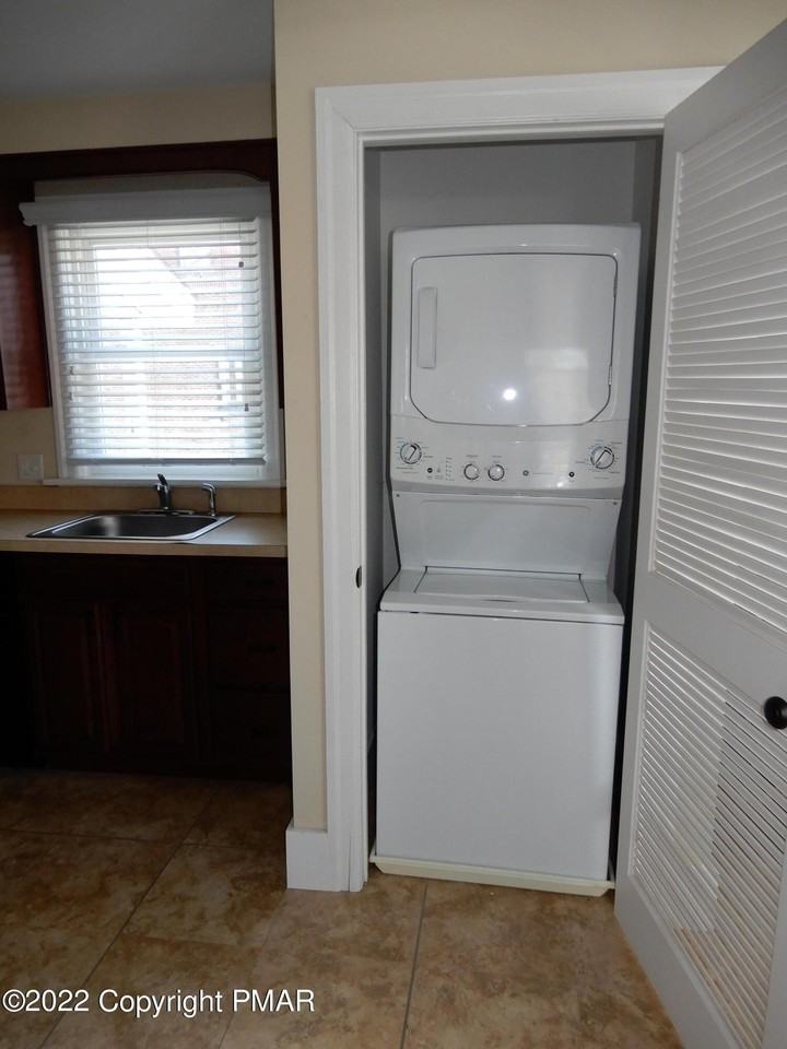 908 Main St #2ndFL - Photo 7 of 19