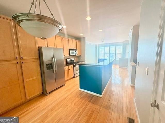 1073 Park Row North Se - Photo 3 of 13