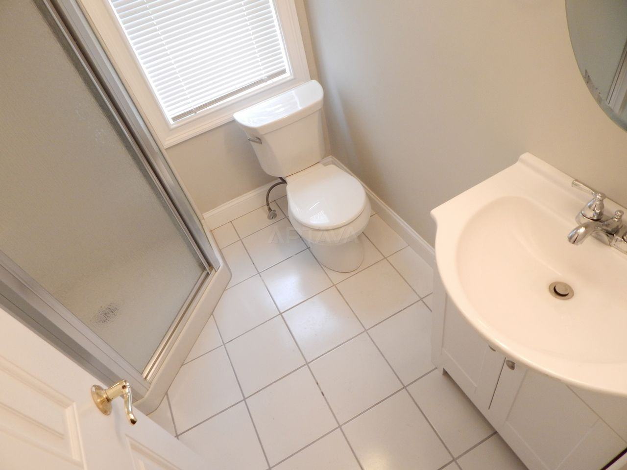 19 Henderson St - Photo 3 of 10