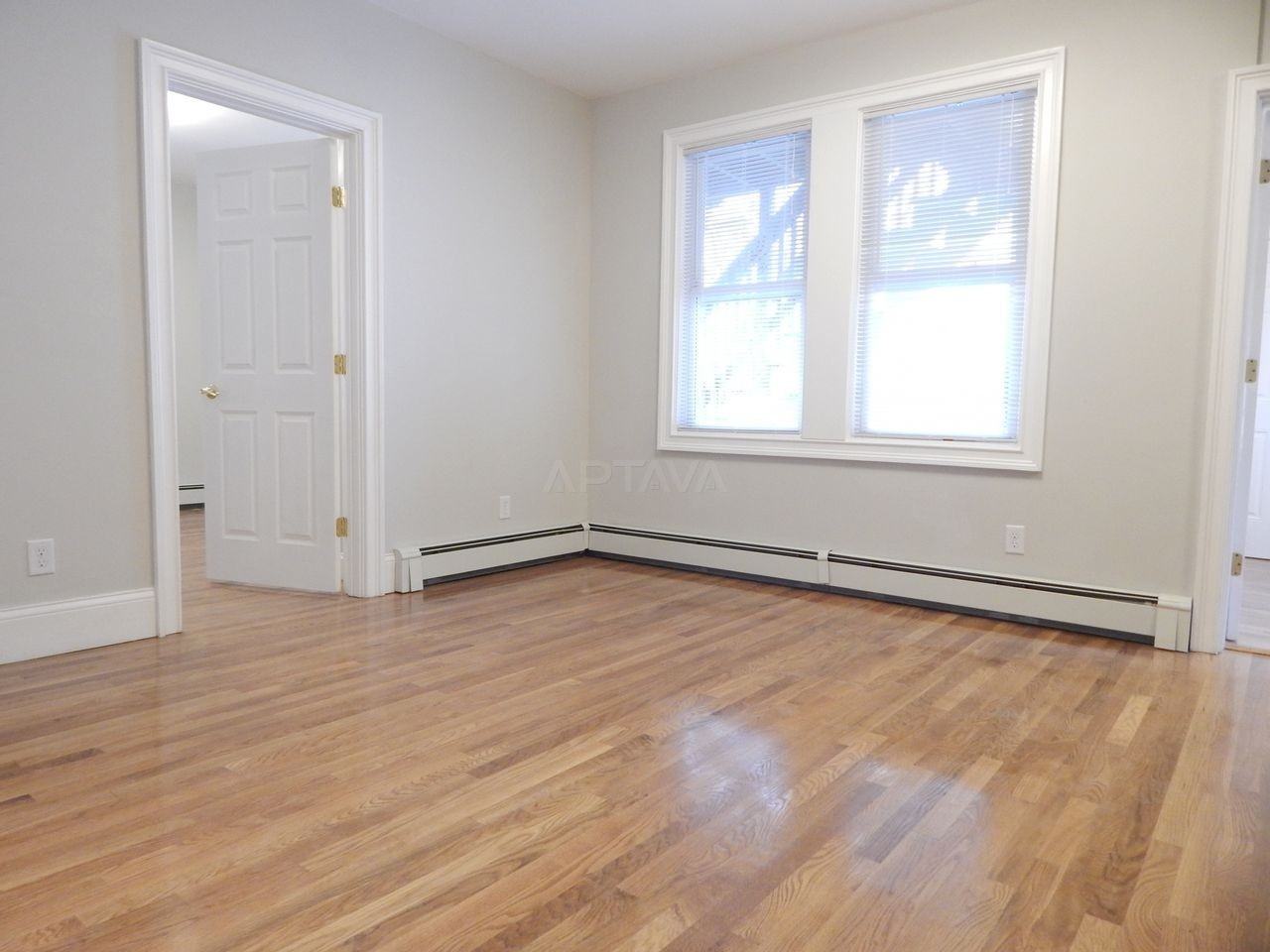 19 Henderson St - Photo 6 of 10