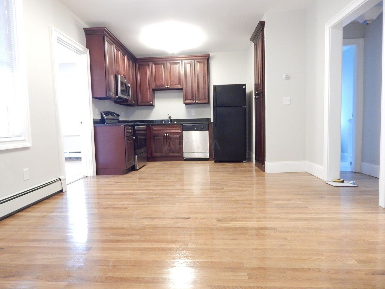 19 Henderson St - Photo 7 of 10