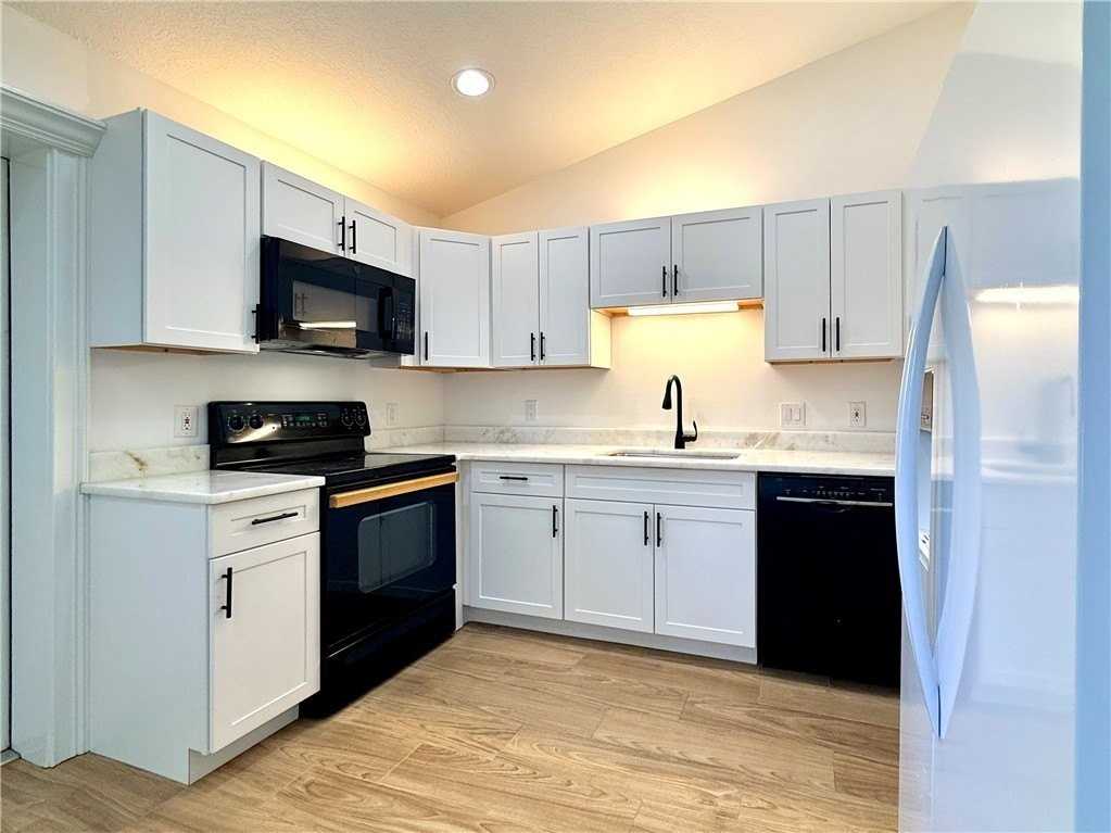 4104 18th St - Photo 4 of 29