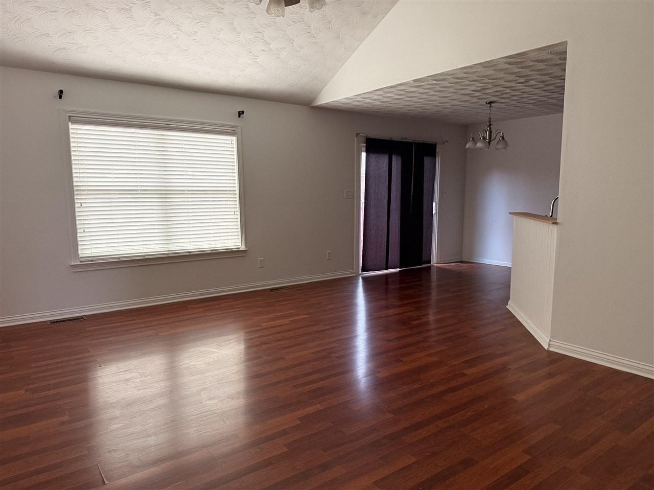 1304 Primrose Ct - Photo 7 of 8