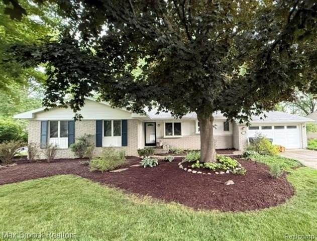 316 Paragon Dr