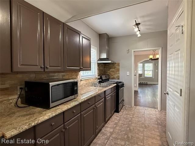 264 E Woodland St - Photo 7 of 22