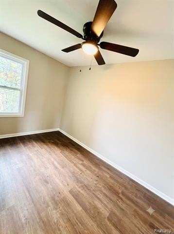 557 White Ave - Photo 6 of 19