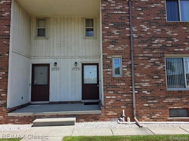 2490 John R Rd - Photo 3 of 30