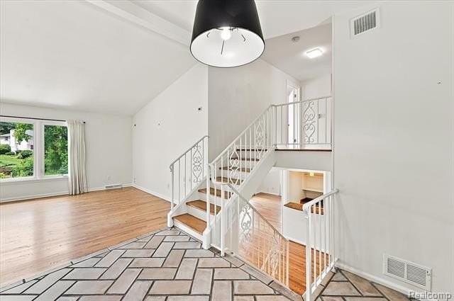 980 Sandhurst Rd - Photo 7 of 50