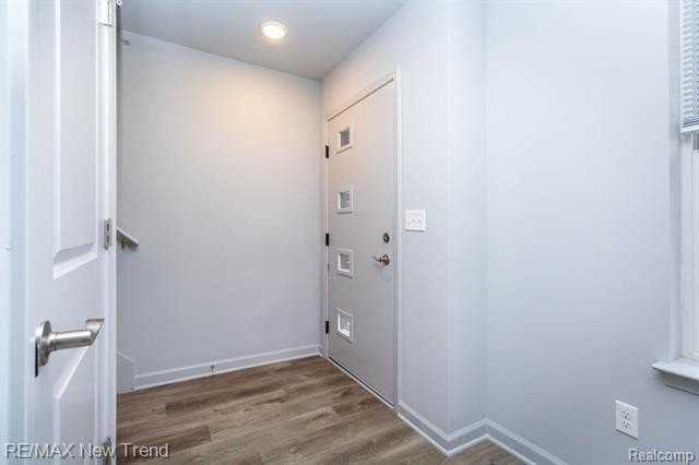 2130 Park Dr - Photo 4 of 33