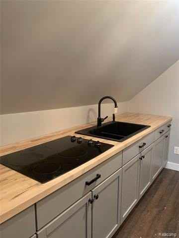 132 Pilgrim St #3rdFL - Photo 4 of 10