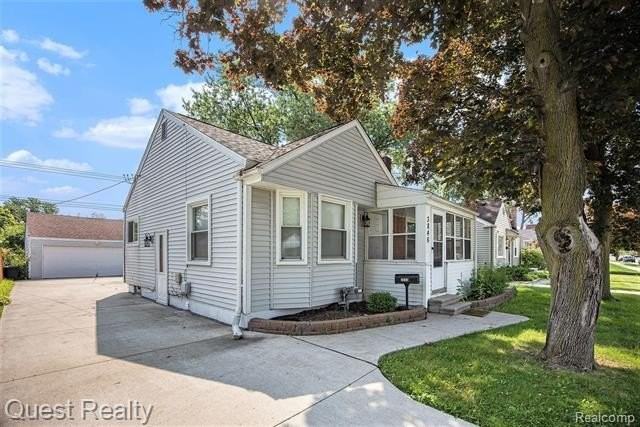 3846 Prairie Ave - Photo 2 of 28