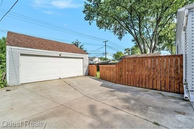 3846 Prairie Ave - Photo 4 of 28