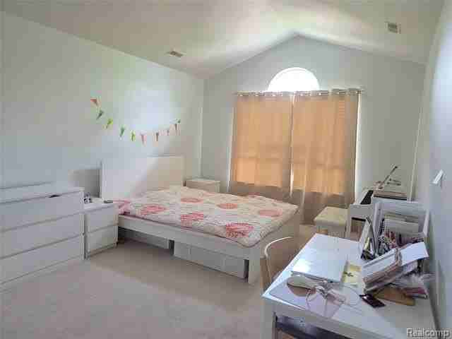 22202 Alexa Dr - Photo 4 of 14
