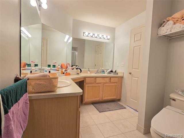 22202 Alexa Dr - Photo 5 of 14