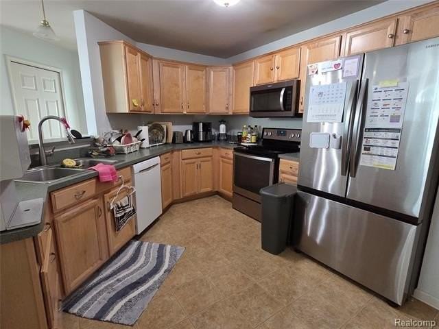 22202 Alexa Dr - Photo 6 of 14