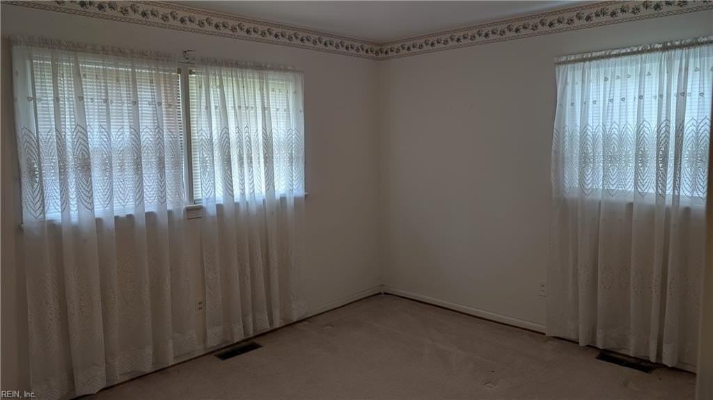 34 Carolyn Dr - Photo 6 of 21