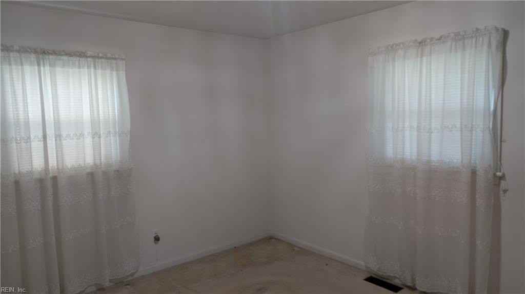 34 Carolyn Dr - Photo 7 of 21