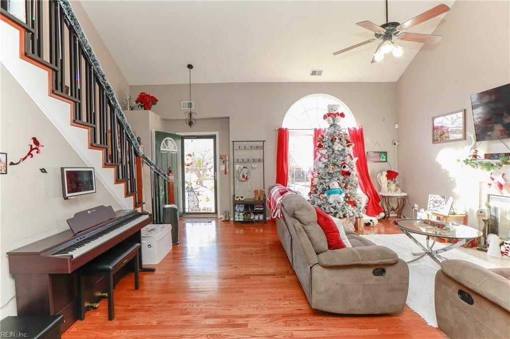6316 Townsend Pl - Photo 3 of 44