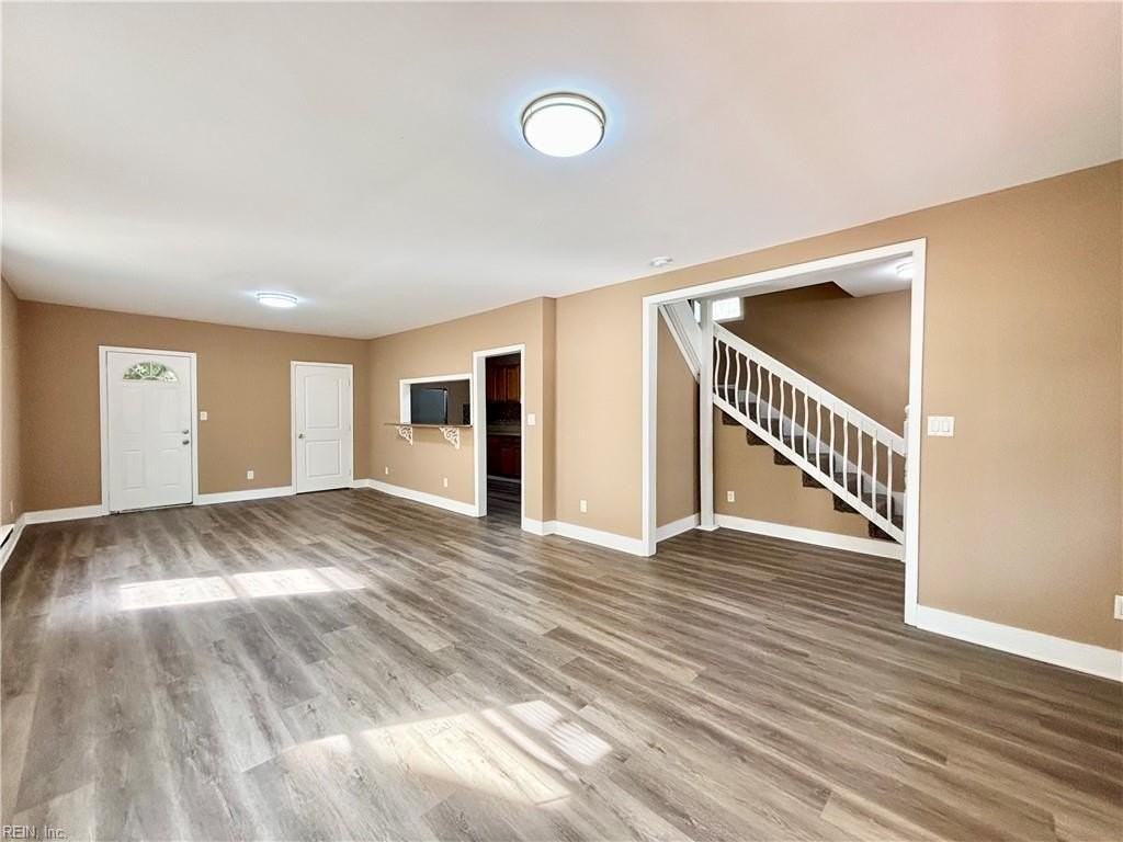 2841 Earlscourt Ave - Photo 4 of 17