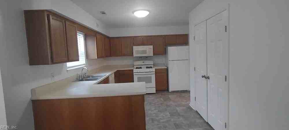 801 Ward Ct - Photo 5 of 30