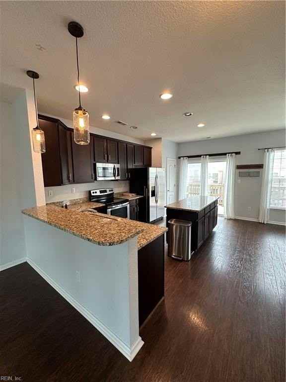 4976 Almandine Ave - Photo 6 of 32