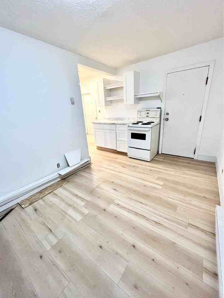 539 Union St - Photo 2 of 5