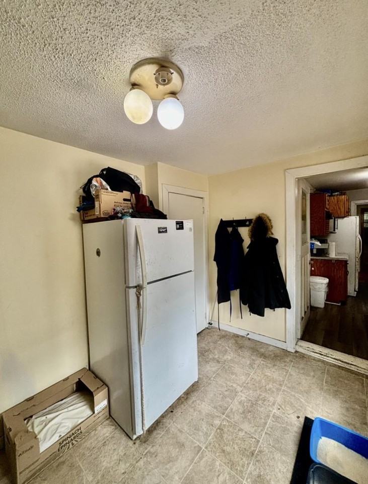 767 Mitchell St - Photo 4 of 10