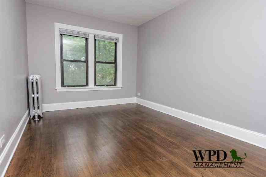 1309 W 82nd St - Photo 5 of 10