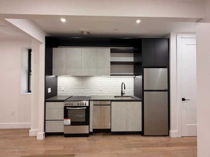 2324 Bedford Ave