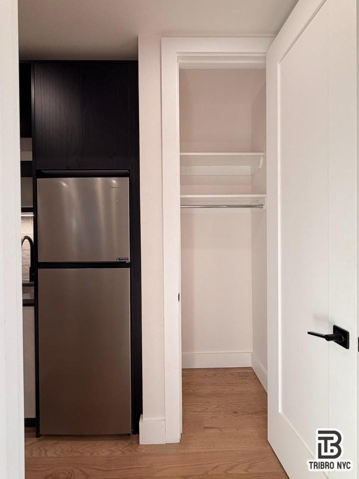 2324 Bedford Ave - Photo 5 of 10