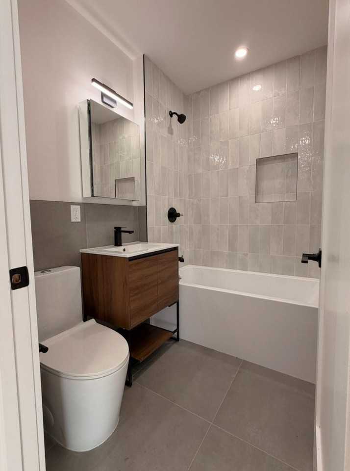 2324 Bedford Ave - Photo 6 of 10