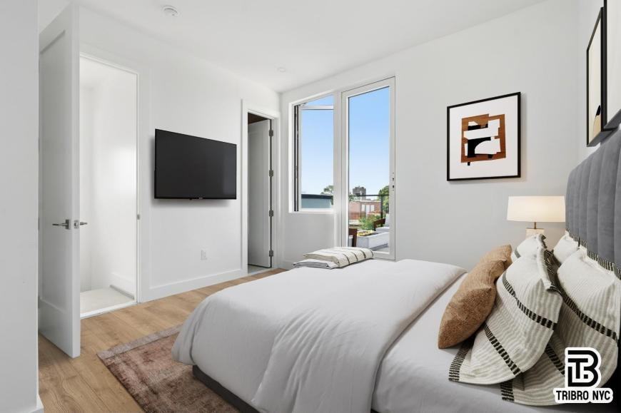 461 Lexington Ave - Photo 5 of 10