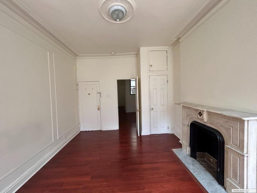 419 W 44th St - Photo 2 of 10