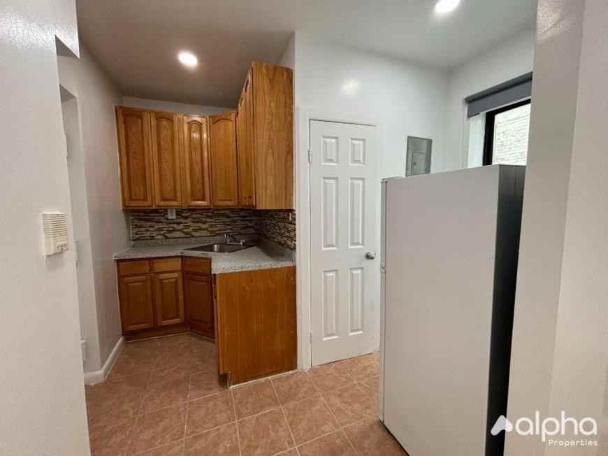 171 E 101st St - Photo 5 of 10