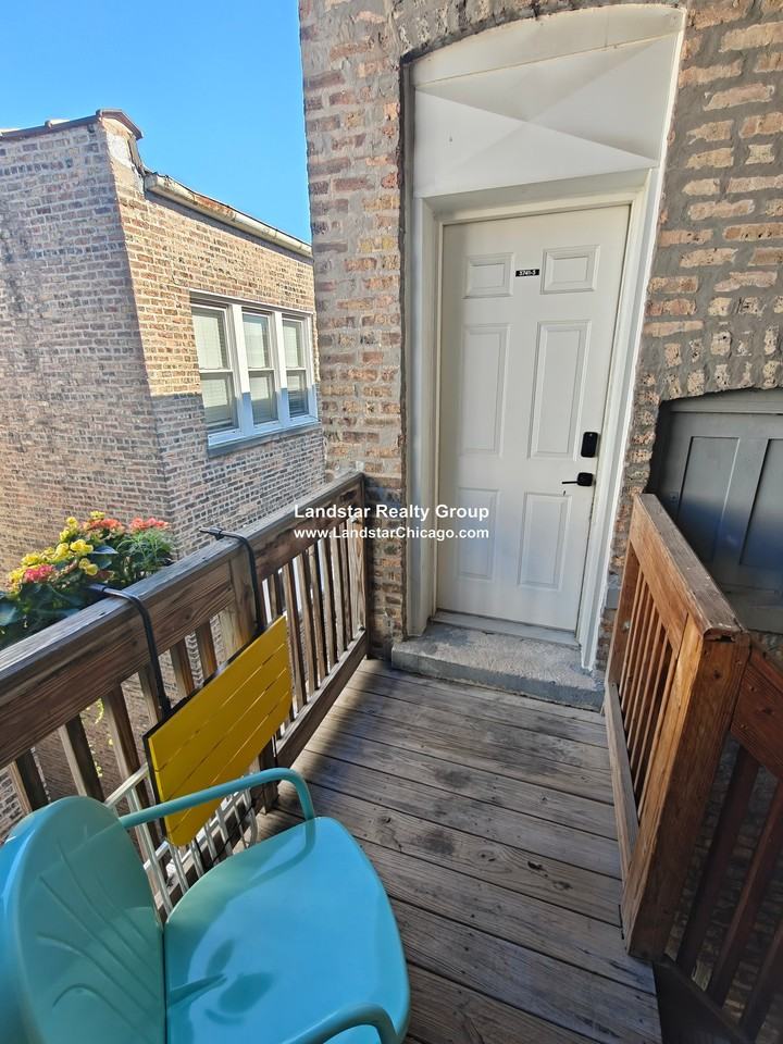3739 W Argyle St #3