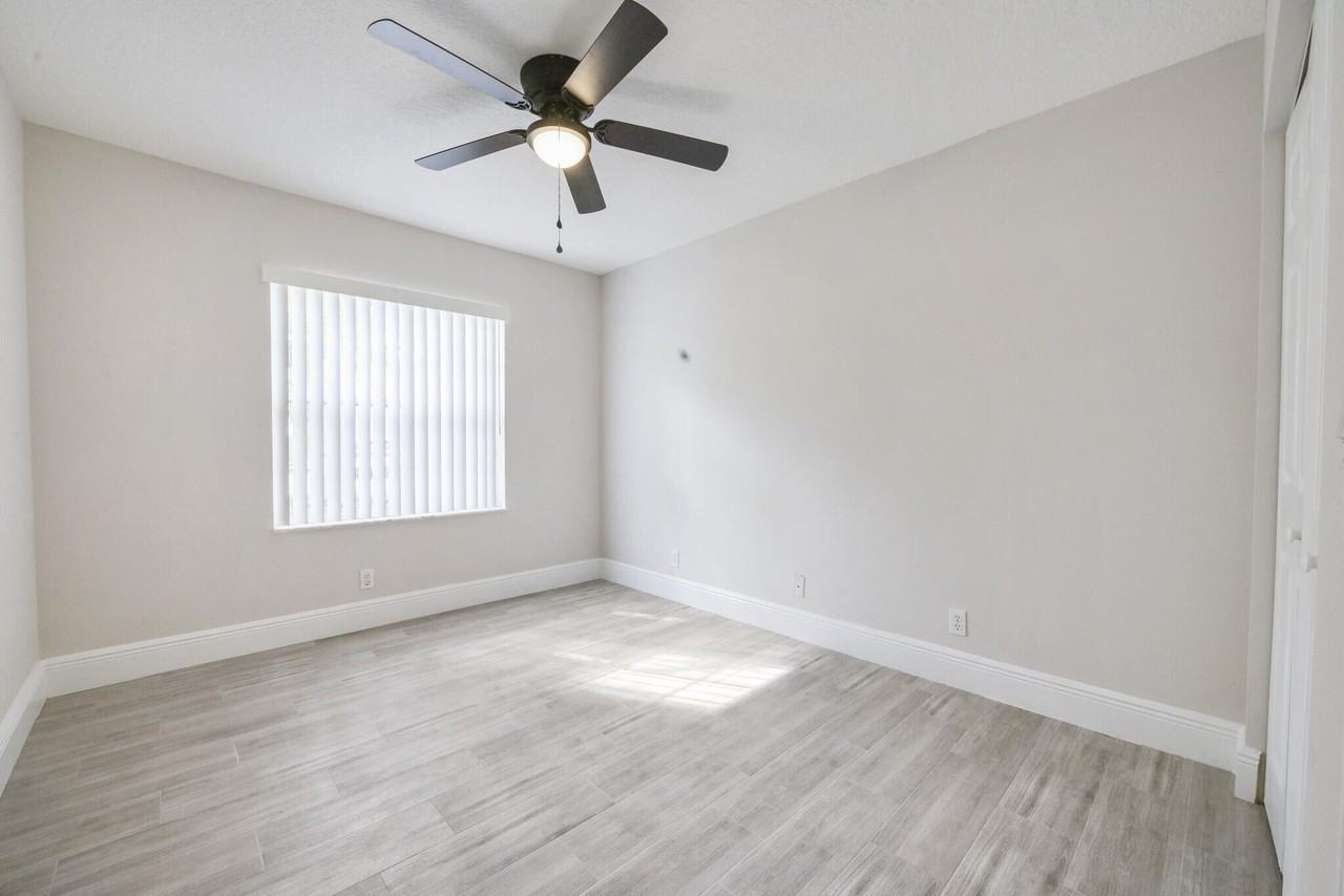 172 Jones Creek Dr - Photo 5 of 29