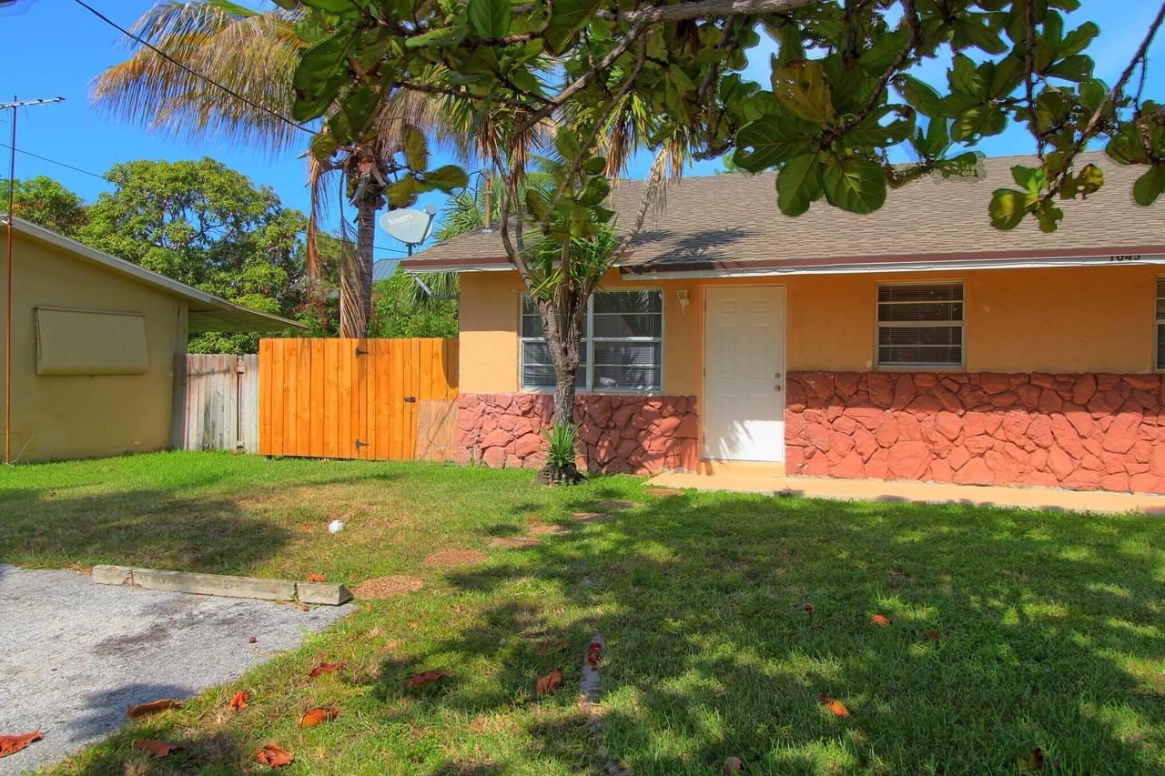 1045 Miami Blvd #A - Photo 2 of 24