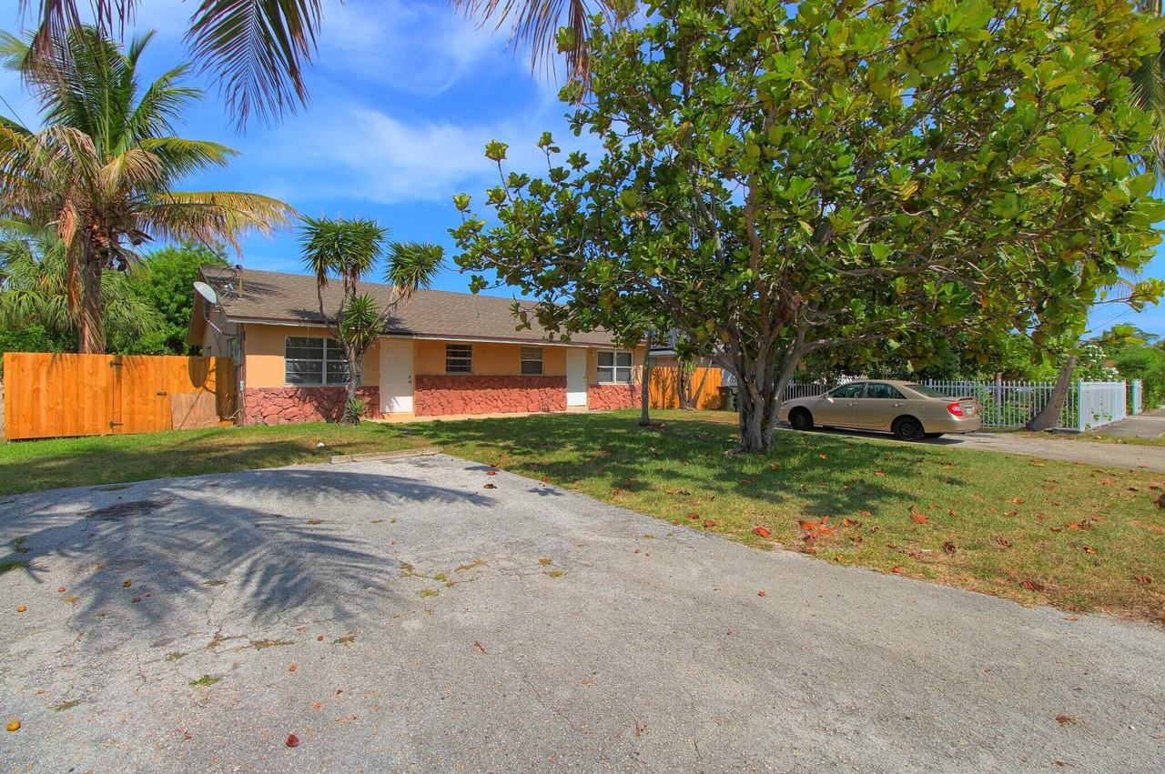 1045 Miami Blvd #A - Photo 5 of 24
