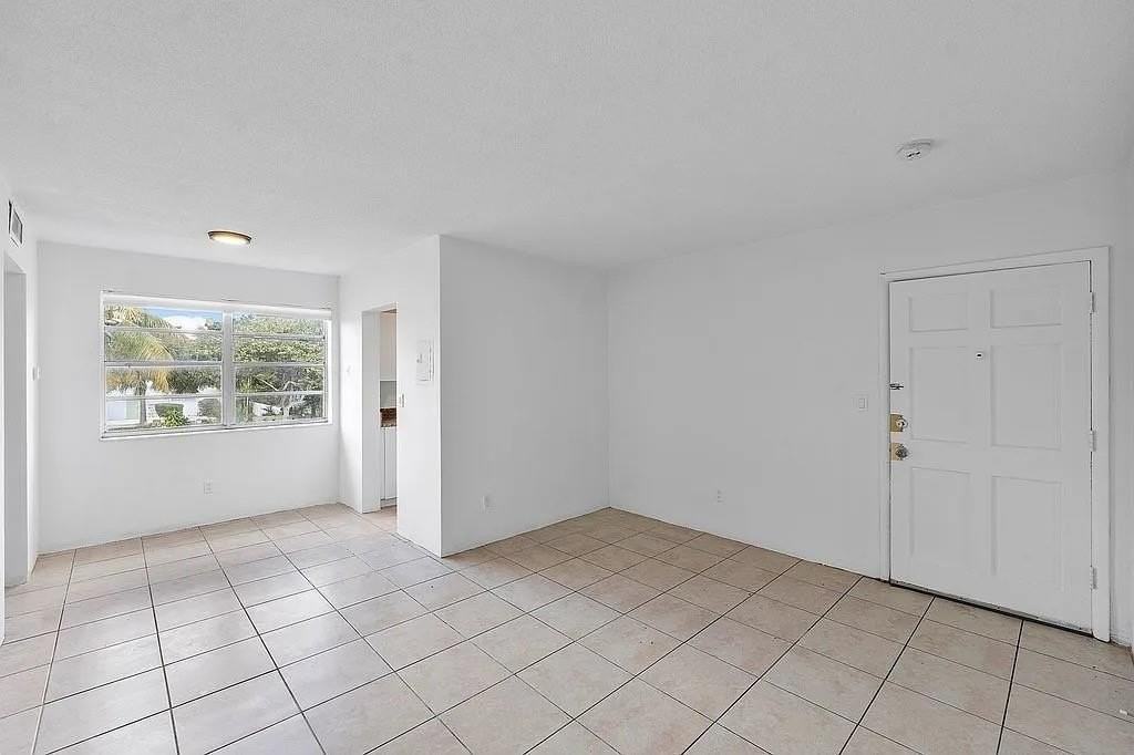 14950 N Miami Ave #6 - Photo 2 of 6