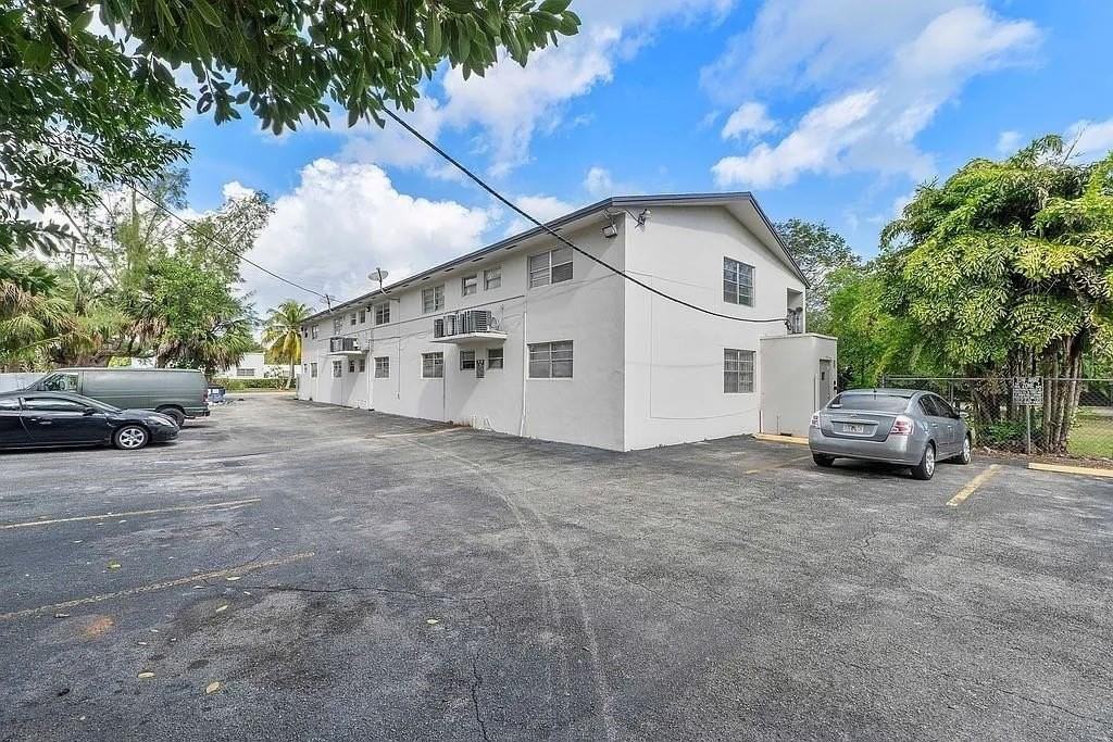 14950 N Miami Ave #6 - Photo 6 of 6