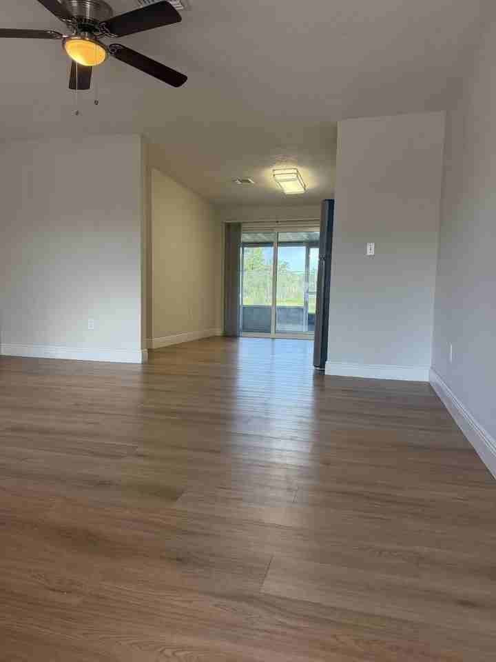 2727 Se Normand St - Photo 3 of 14
